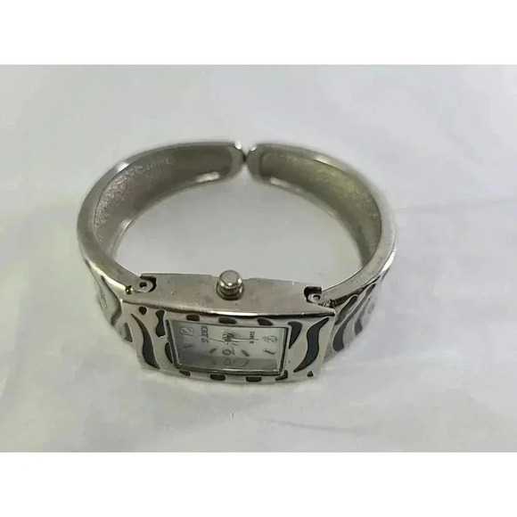 Womens Studio Zebra Print Black Silver Tone Watch Design Cuff Band NEW BATTERY - Picture 6 of 8